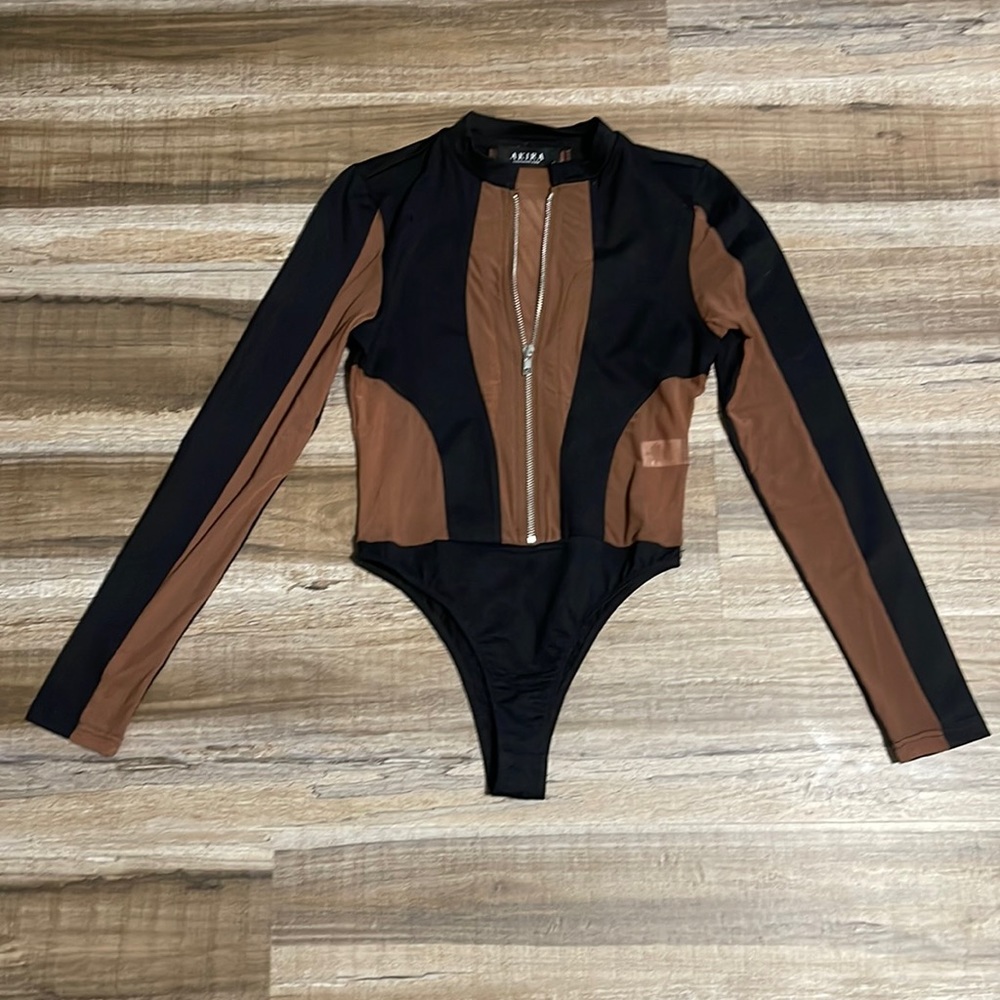 Akira Long Sleeve Zipper Bodysuit- Size Small